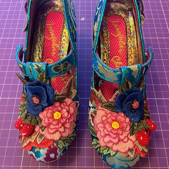 NWOB Irregular Choice size 38, size 7 floral embroidered heels. - Picture 2 of 4